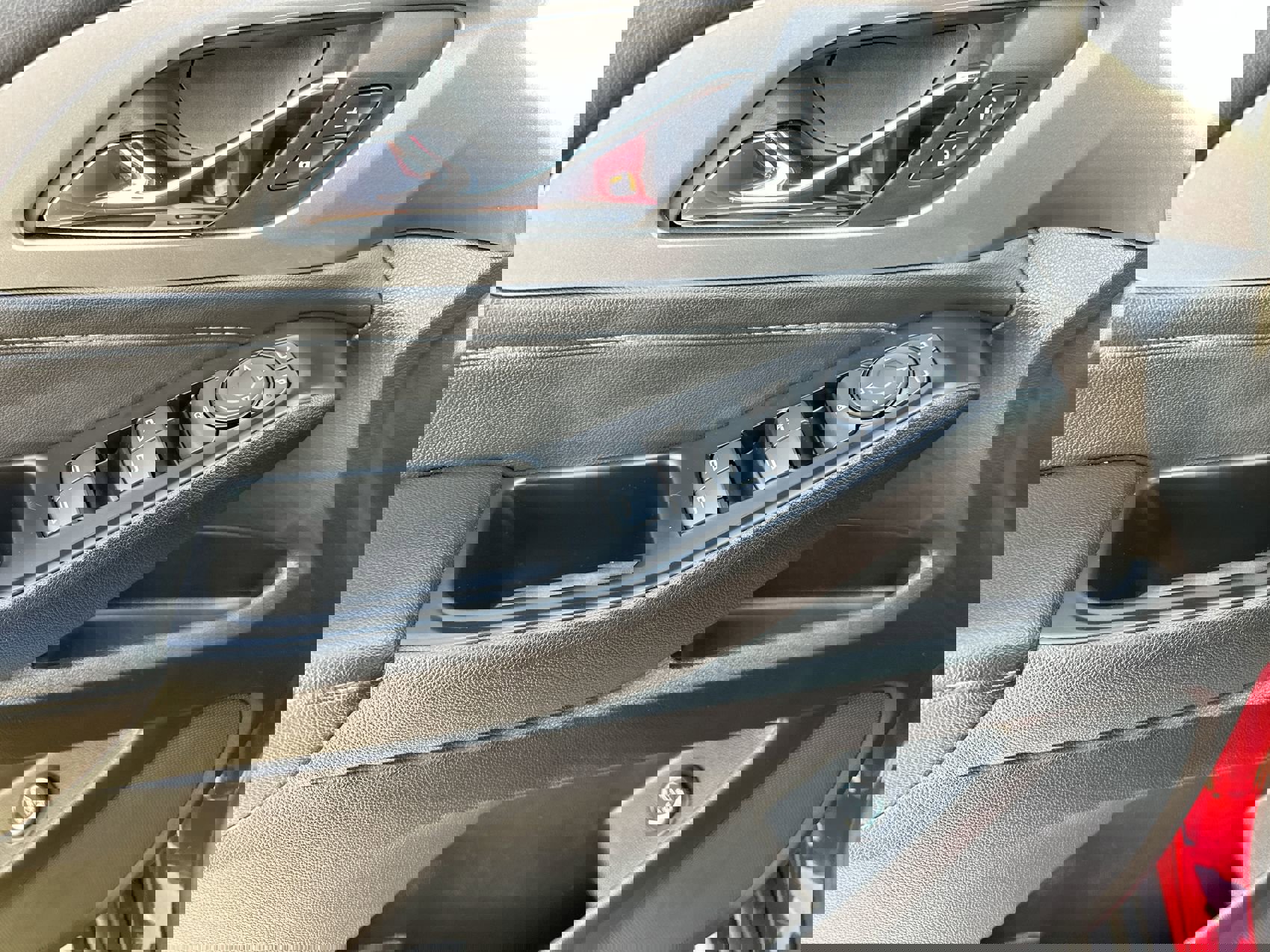 Used 2023 Chevrolet Traverse LT image 13