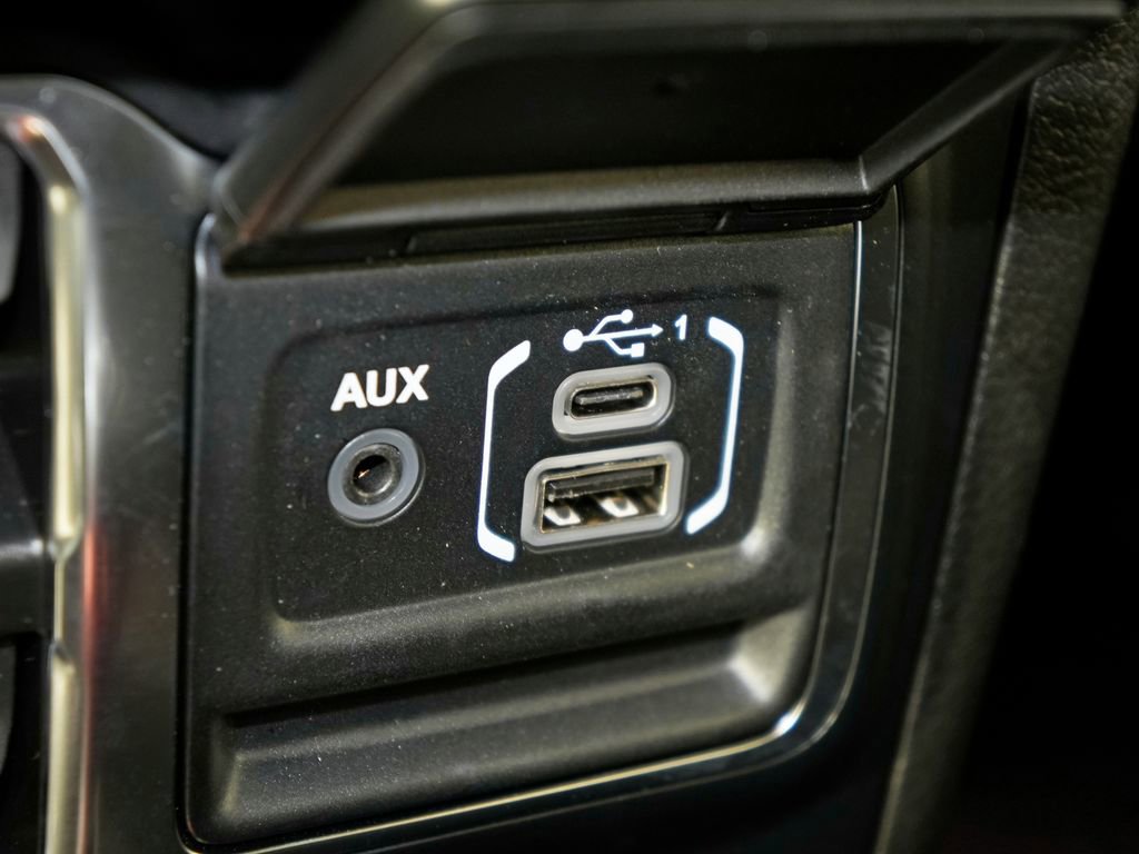 Used 2024 Jeep Wrangler Unlimited Rubicon w/ Dual Top Group AWD/4WD image 30