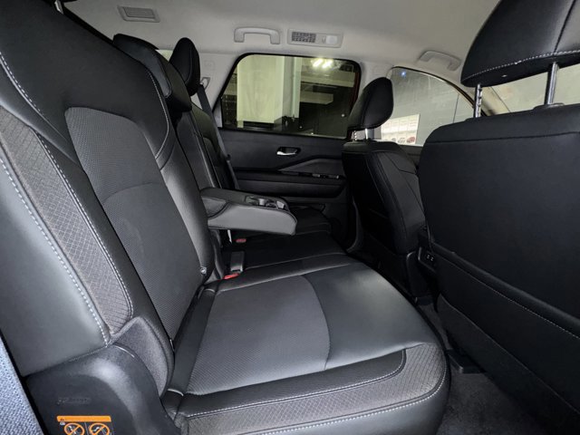 New 2026 Nissan Pathfinder SL AWD/4WD image 9