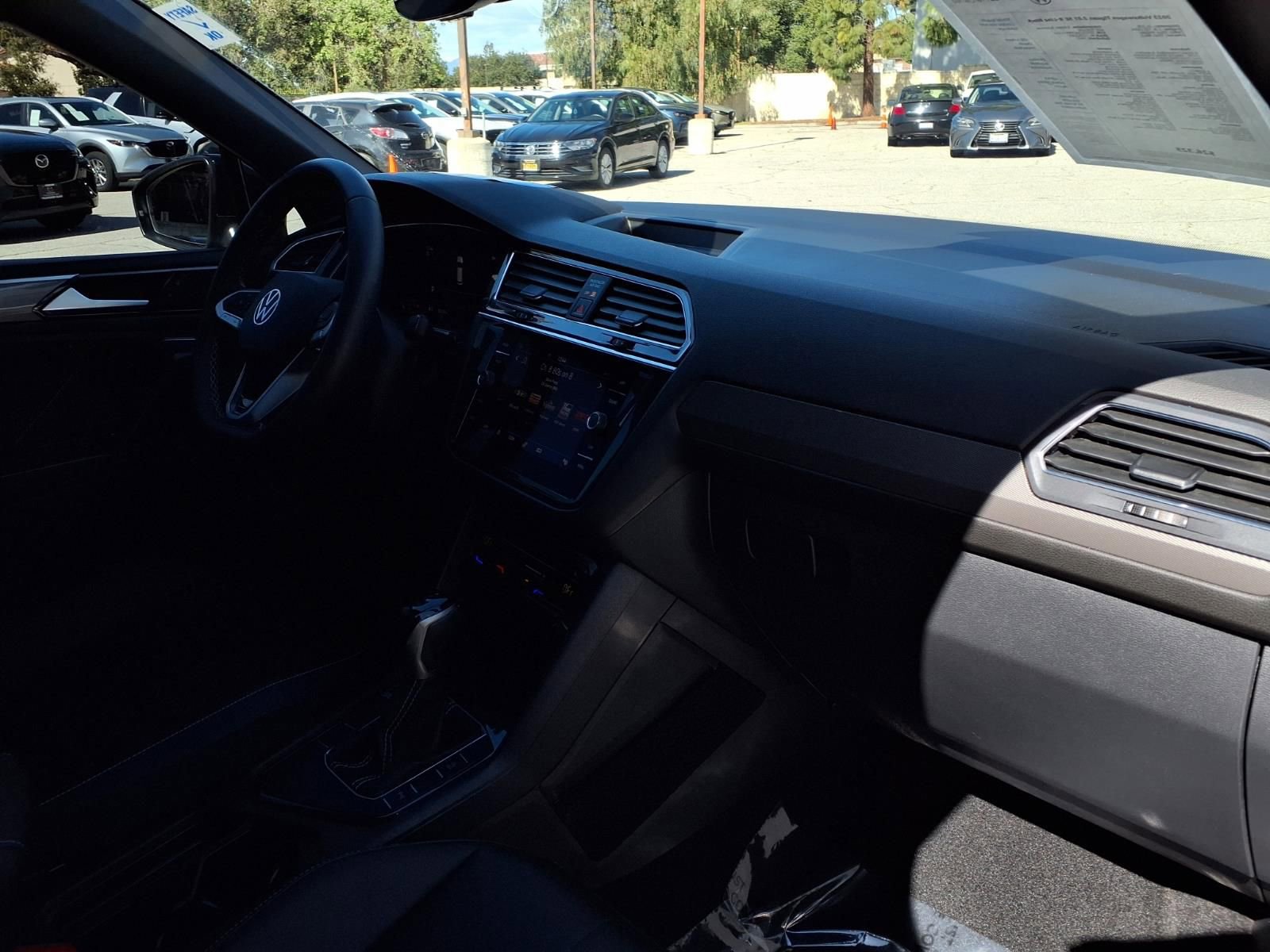 Certified 2023 Volkswagen Tiguan SE R-Line image 23