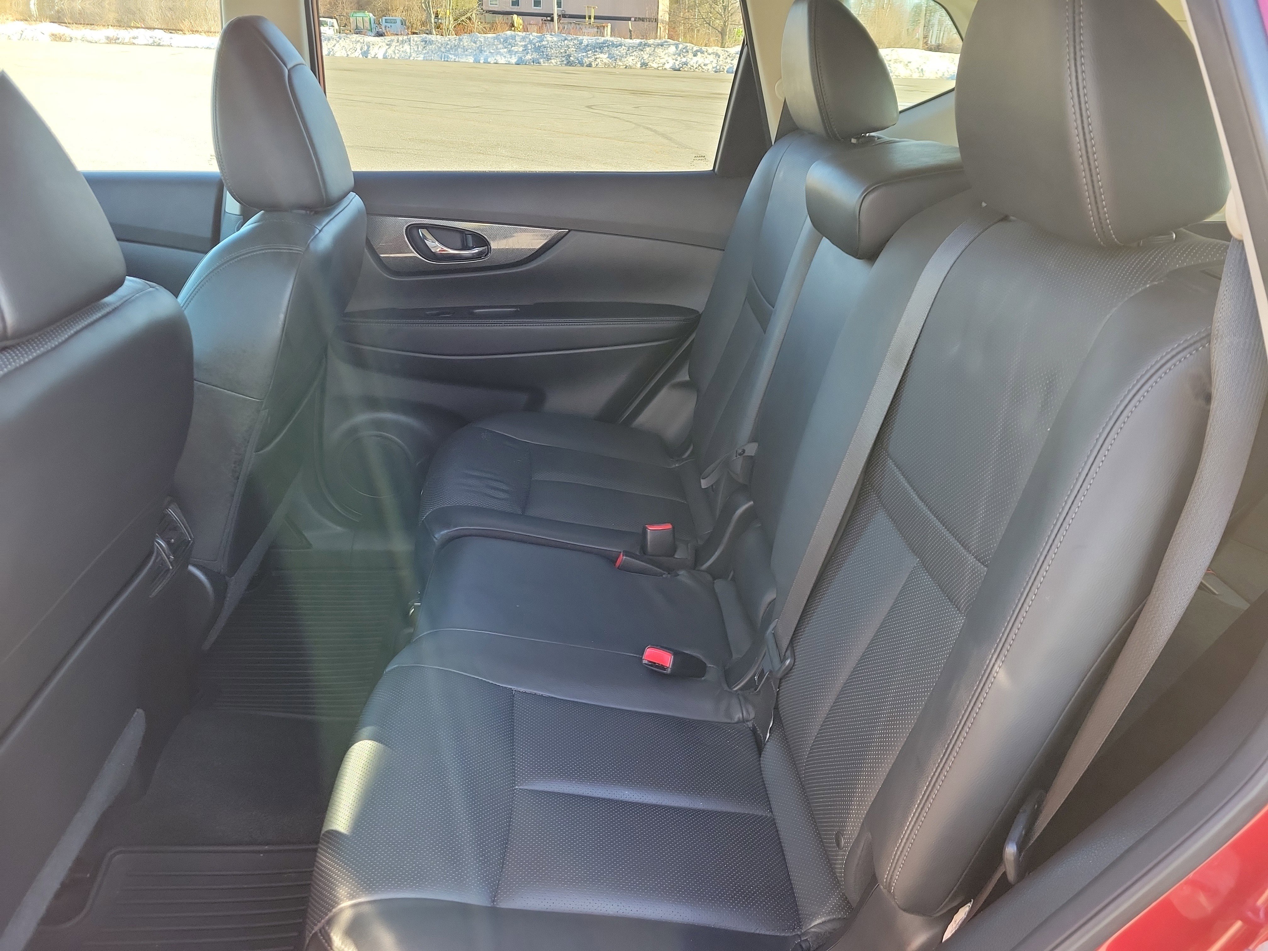 Used 2014 Nissan Rogue SL image 16