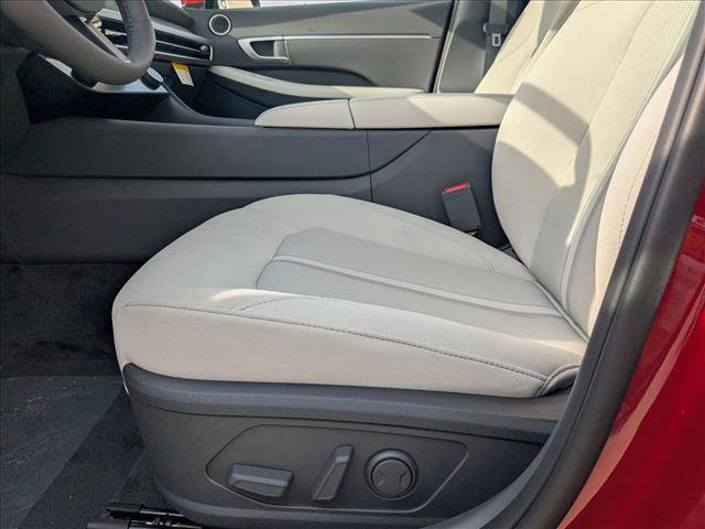 New 2026 Hyundai Sonata SEL FWD image 4