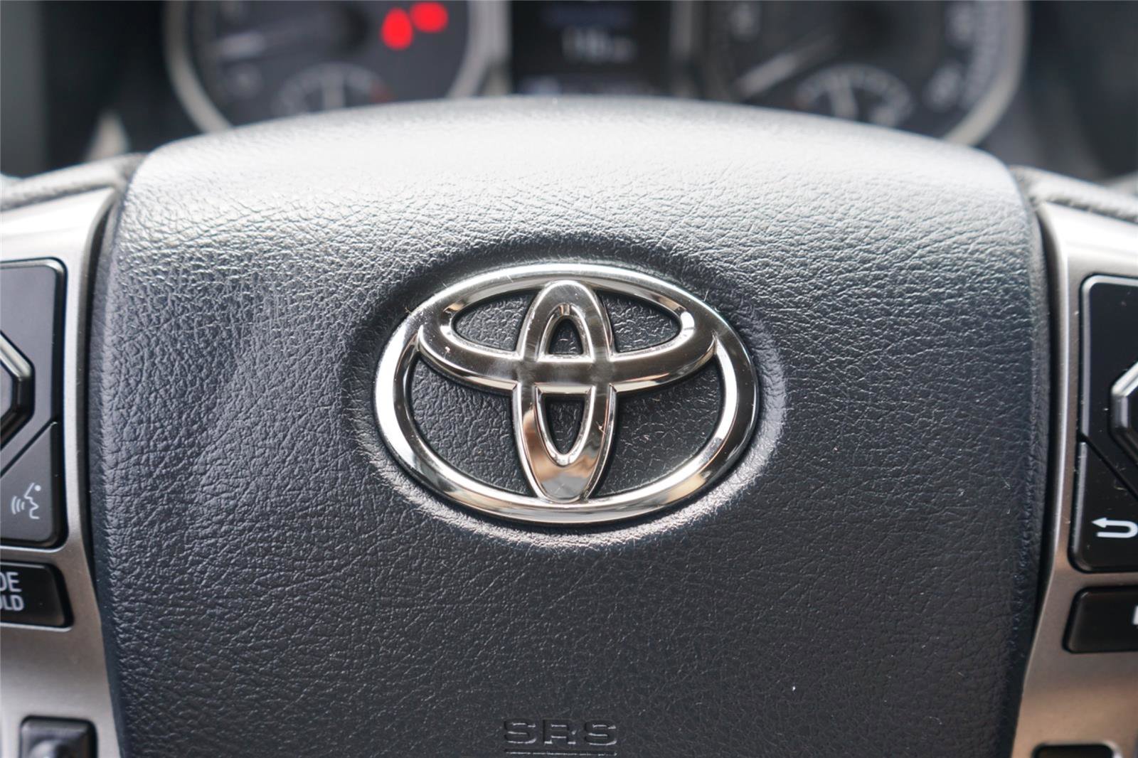Used 2018 Toyota Tacoma Limited AWD/4WD image 16