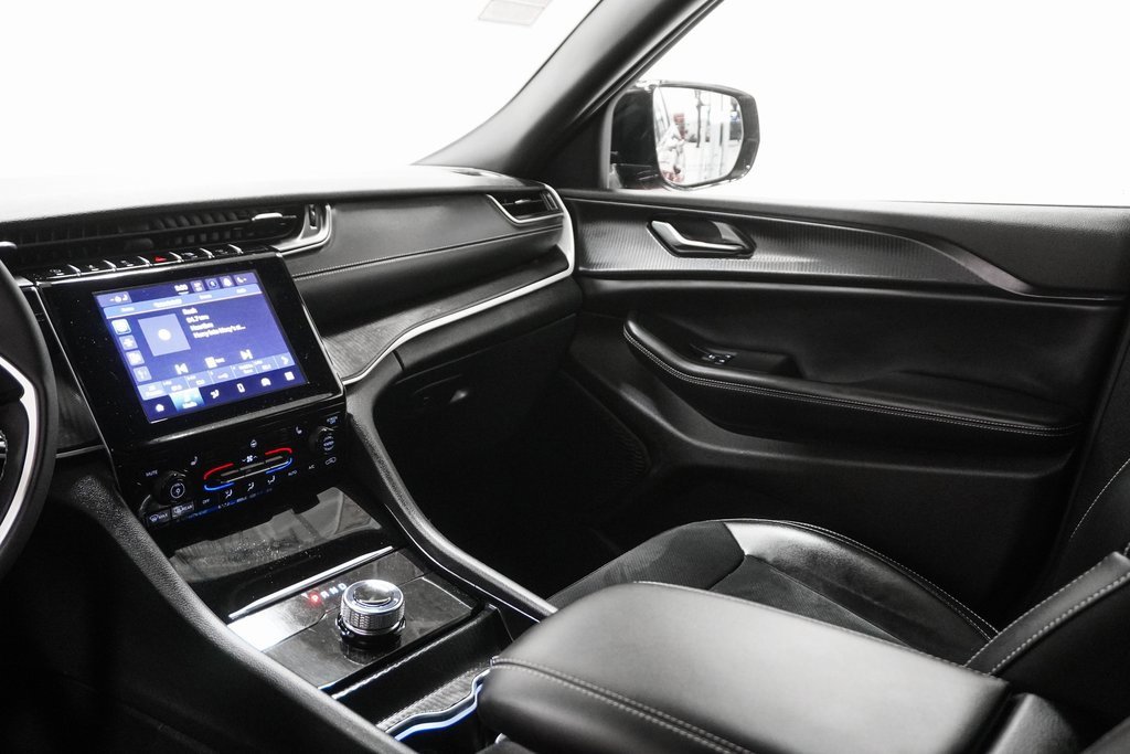 Used 2024 Jeep Grand Cherokee L Laredo image 17