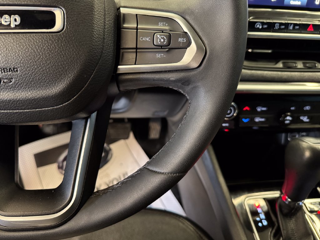 Used 2023 Jeep Compass Latitude AWD/4WD image 12