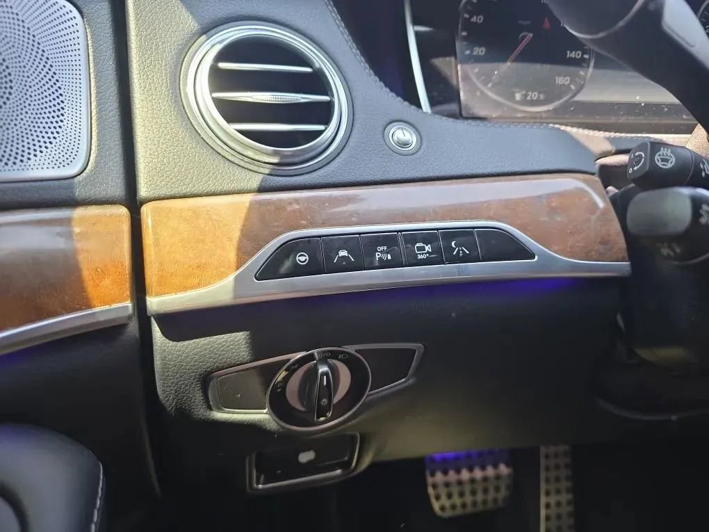 Used 2016 Mercedes-Benz S 550 Sedan image 23