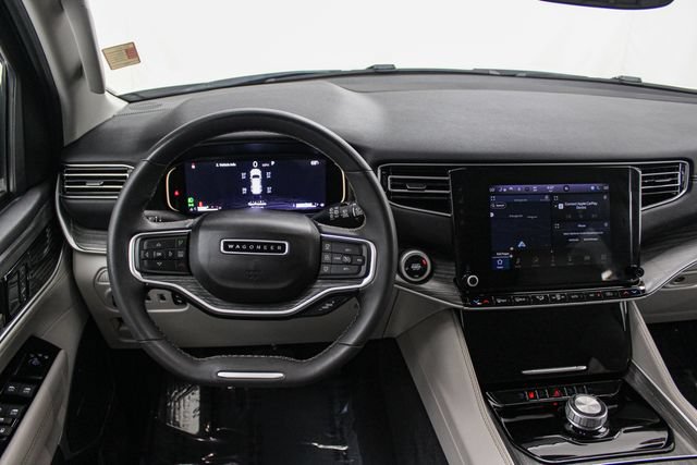 Used 2024 Jeep Wagoneer L Series II RWD image 22