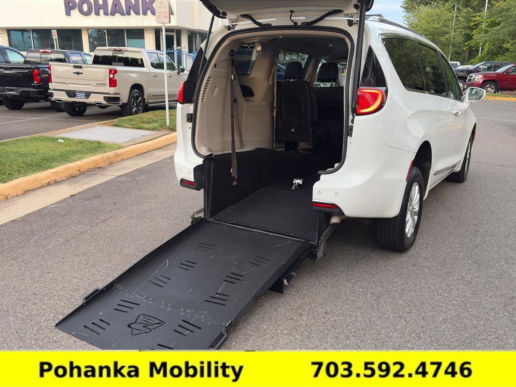 Used 2018 Chrysler Pacifica Touring-L