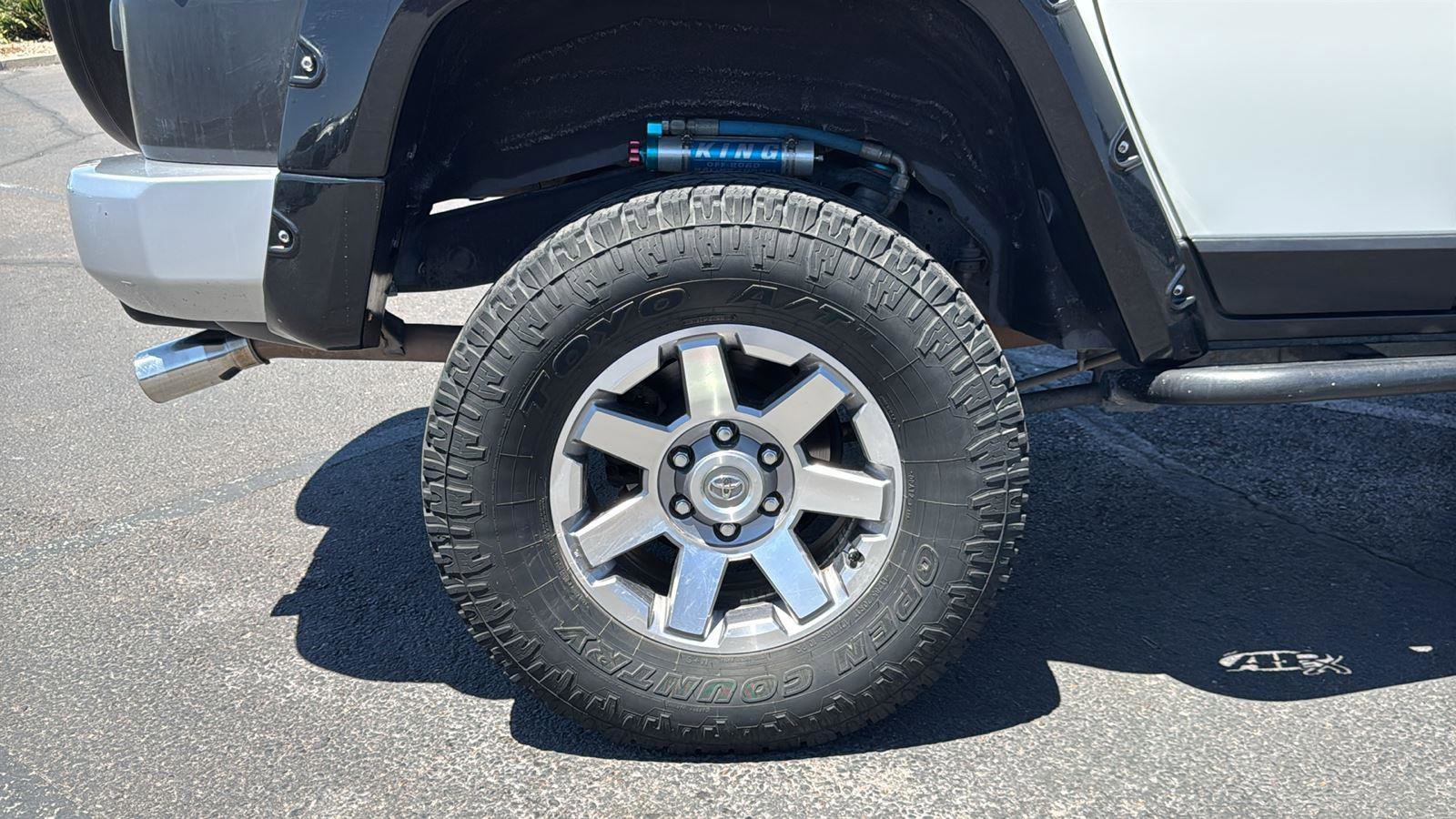 Used 2014 Toyota FJ Cruiser 4WD w/ Upgrade Package image 11