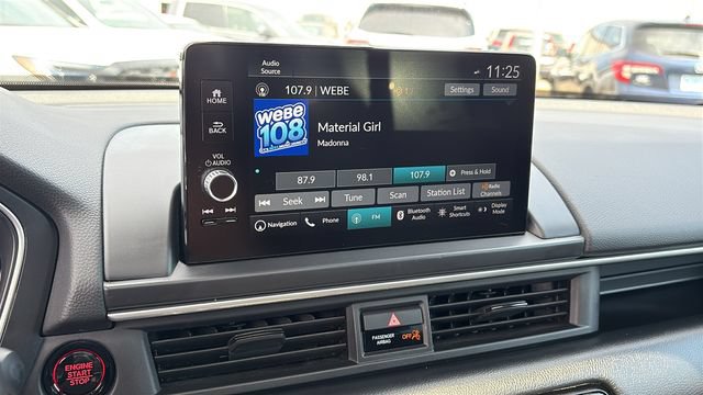Used 2025 Honda Pilot Touring image 17