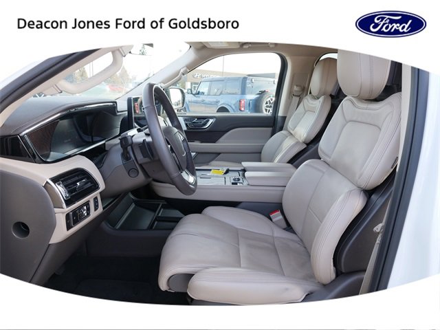 Used 2024 Lincoln Navigator L Reserve image 17