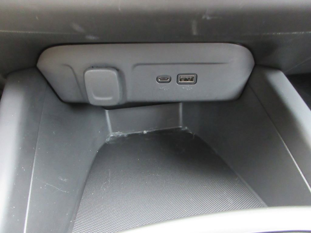 Used 2024 Chevrolet Trax LS w/ LS Convenience Package image 28