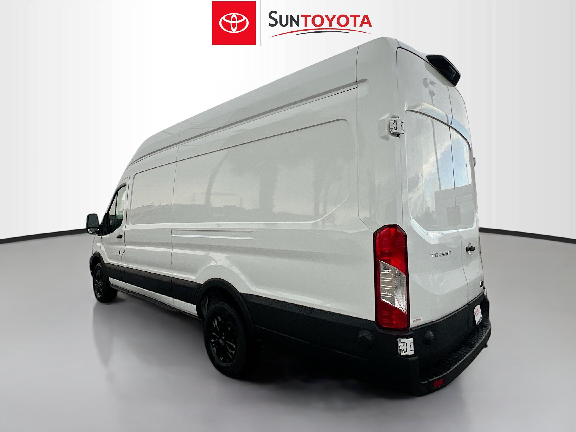 Used 2024 Ford Transit 250 148 High Roof Extended w/ Load Area Protection Package RWD image 6
