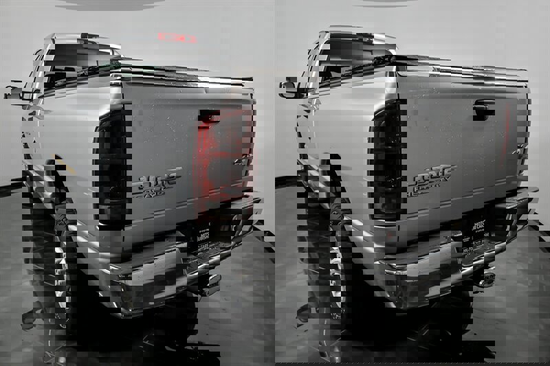 Used 2003 Dodge Ram 2500 Truck SLT image 9