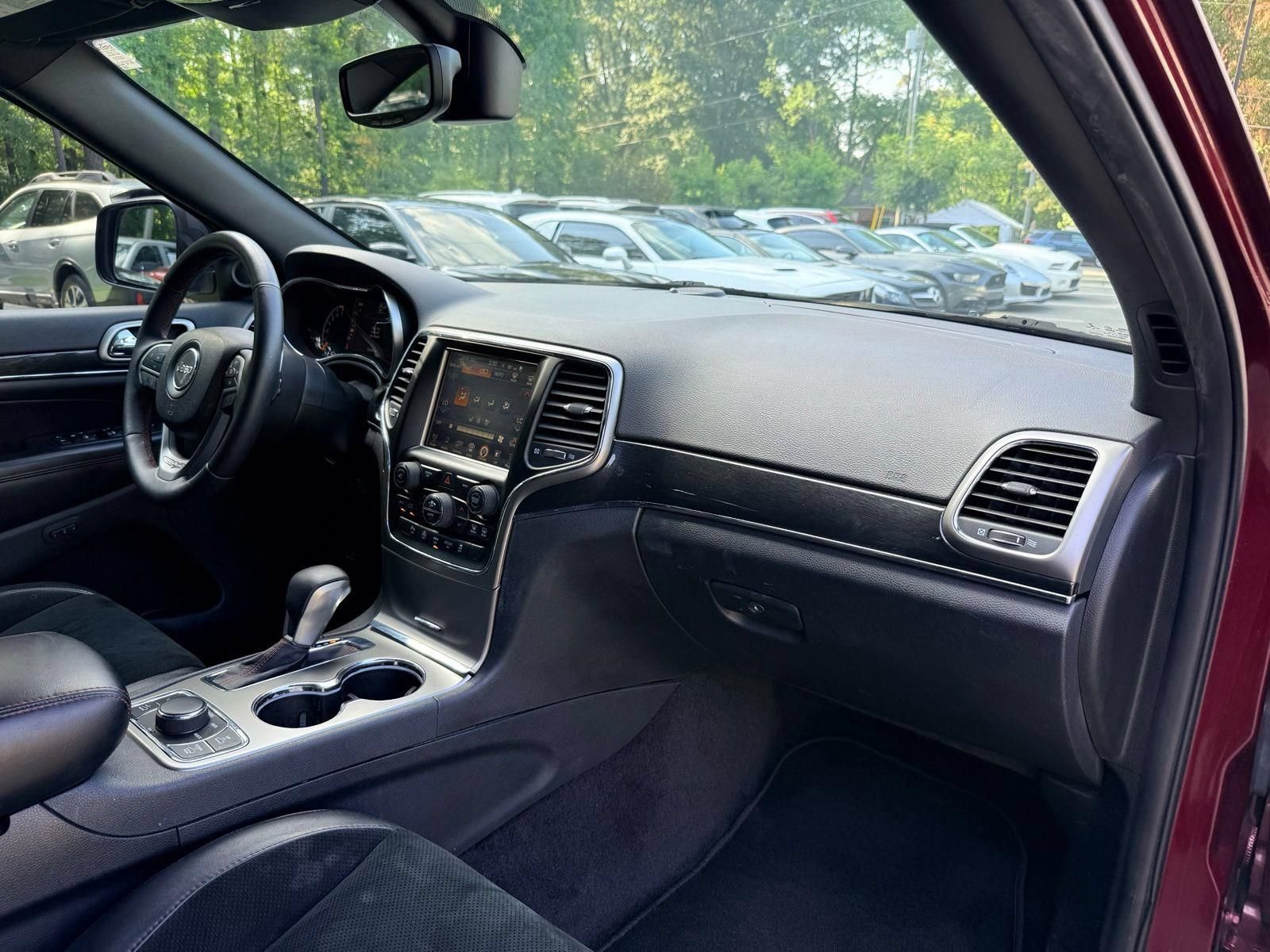 Used 2017 Jeep Grand Cherokee Trailhawk w/ Trailhawk Luxury Group AWD/4WD image 26