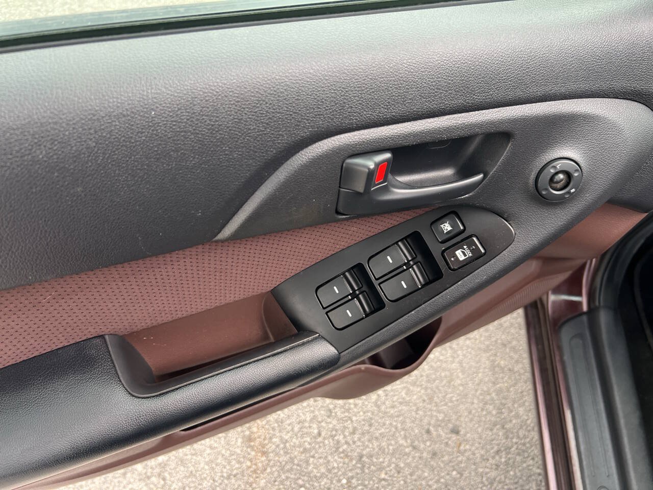 Used 2011 Kia Forte EX w/ Premium Pkg FWD image 10