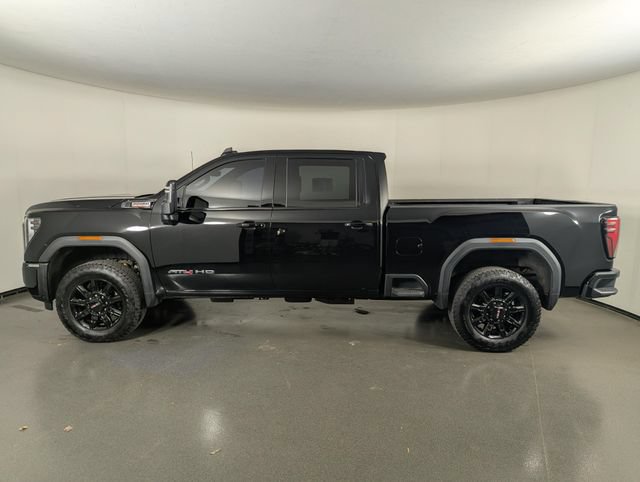 Used 2025 GMC Sierra 2500 AT4 w/ Technology Package AWD/4WD image 5