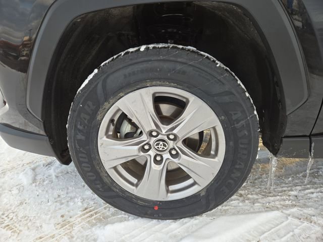 Used 2023 Toyota RAV4 XLE image 7