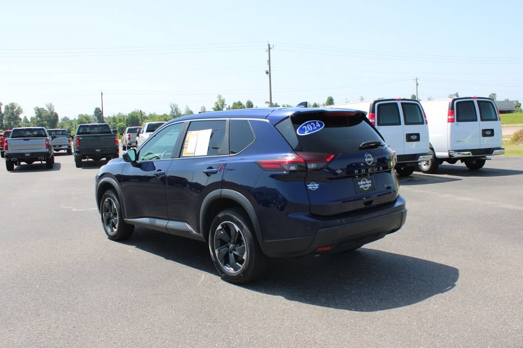 Used 2024 Nissan Rogue SV AWD/4WD image 7