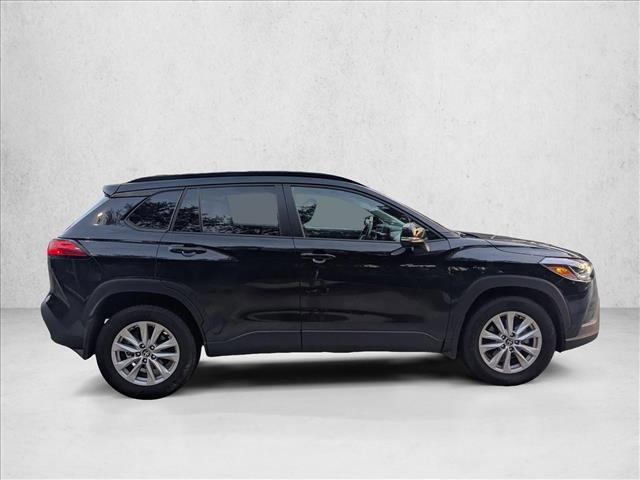 Used 2024 Toyota Corolla Cross LE w/ Moonroof Package FWD image 4