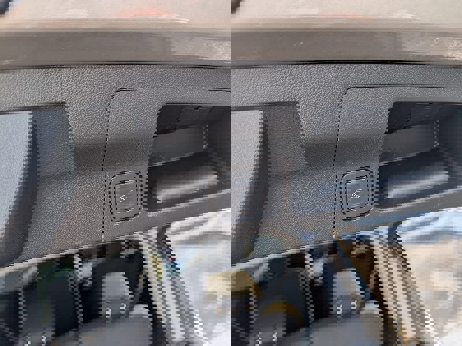 Certified 2023 GMC Acadia AT4 image 12