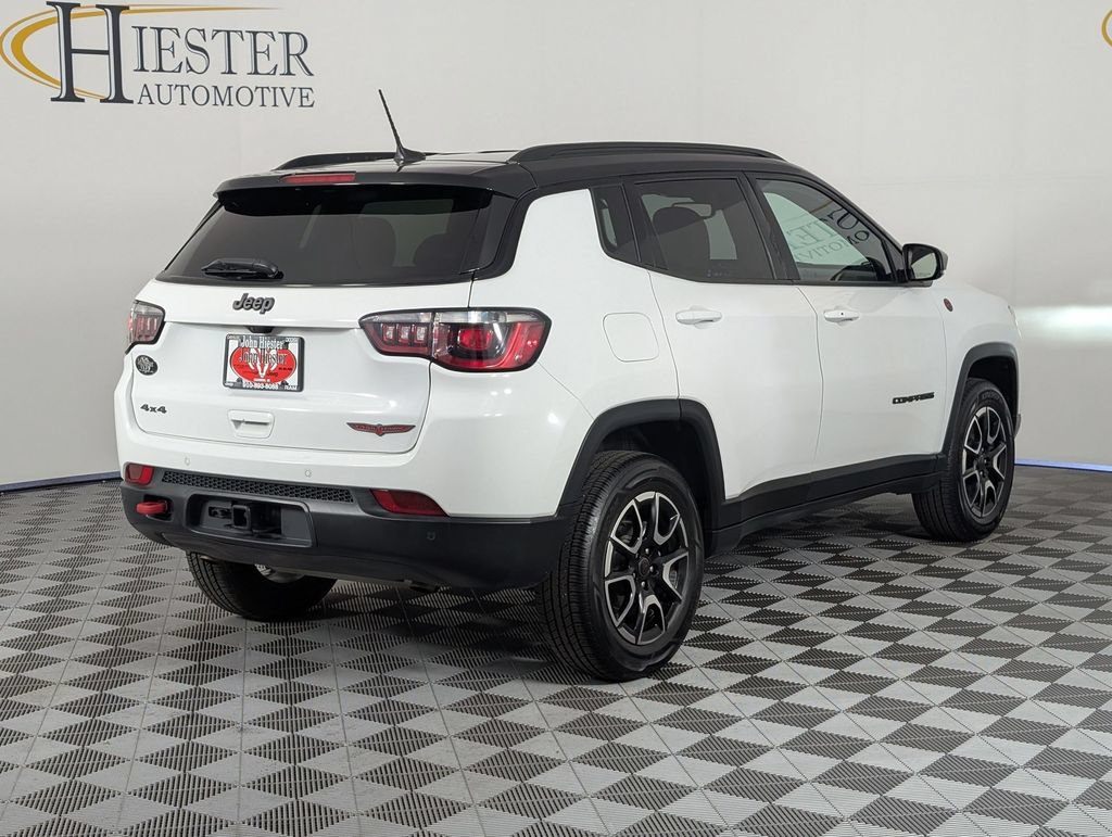 Used 2025 Jeep Compass Trailhawk w/ Trailer Tow Group AWD/4WD image 7