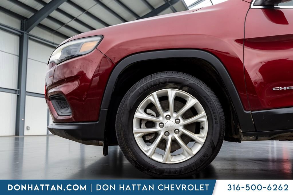 Used 2019 Jeep Cherokee Latitude w/ Popular Appearance Group FWD image 28