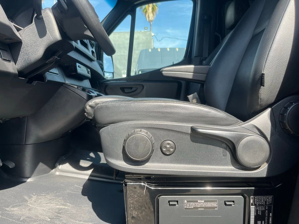 Used 2019 Mercedes-Benz Sprinter 2500 w/ Driver Convenience Package image 11