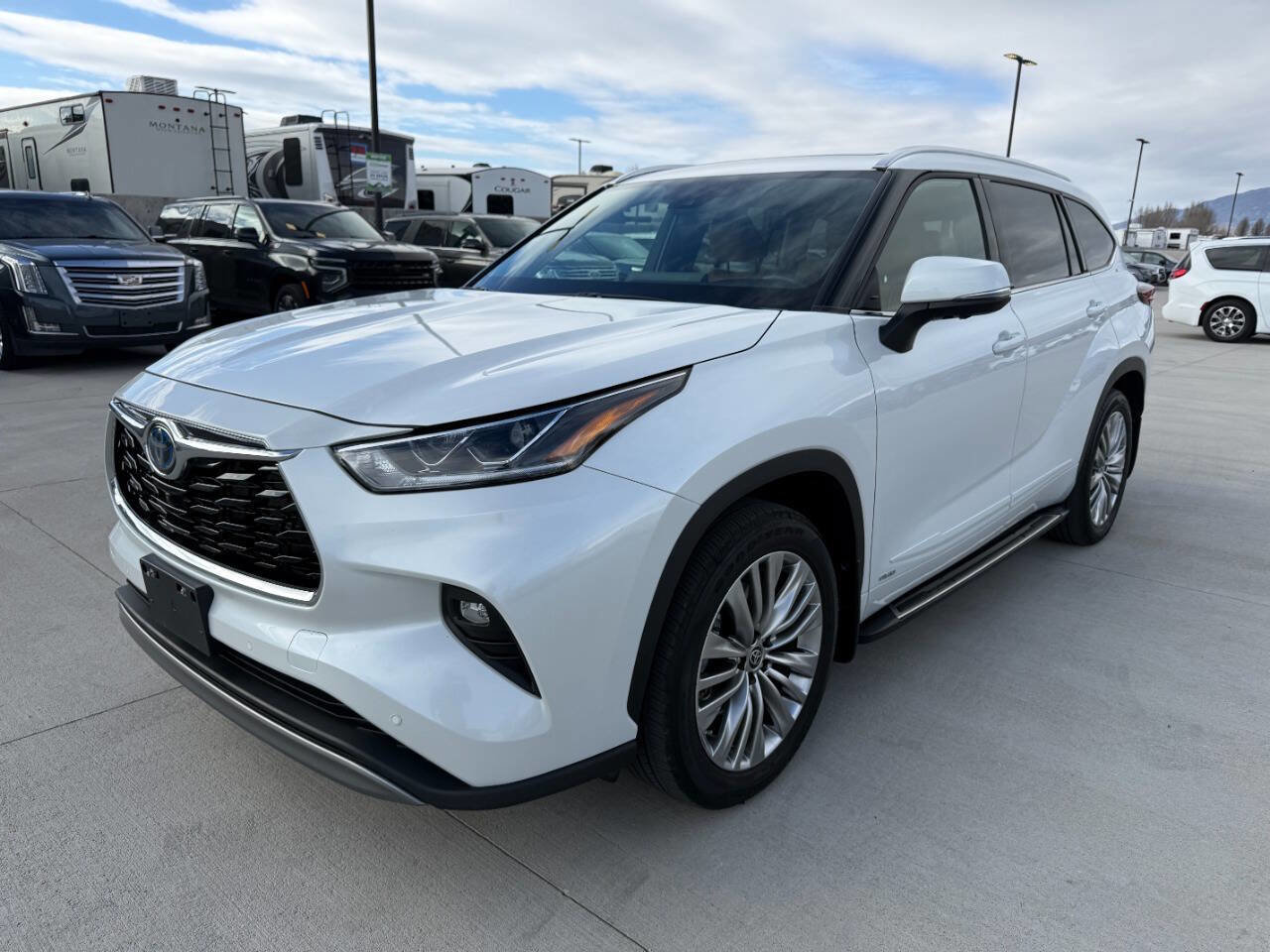 Used 2024 Toyota Highlander Platinum AWD/4WD image 7