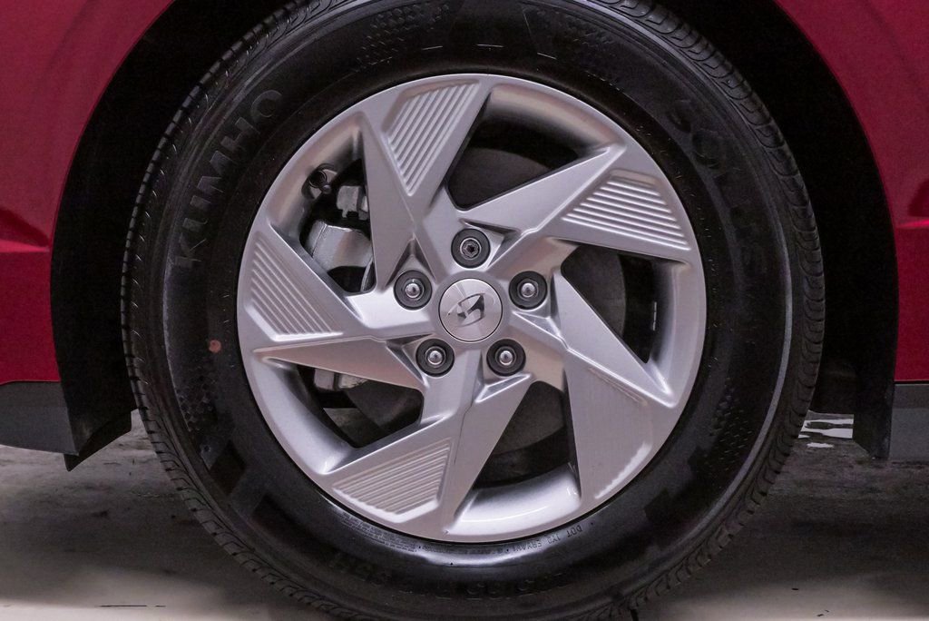 Used 2025 Hyundai Sonata SE image 28