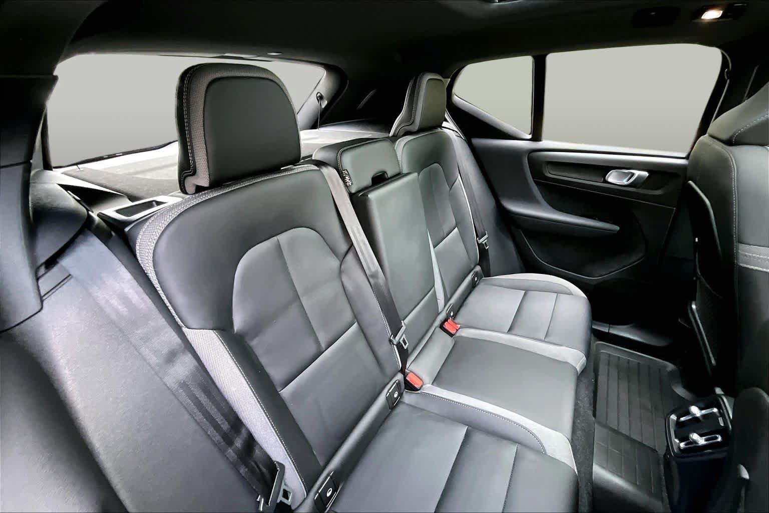 Certified 2023 Volvo XC40 Recharge Ultimate w/ Protection Package Premier AWD/4WD image 18