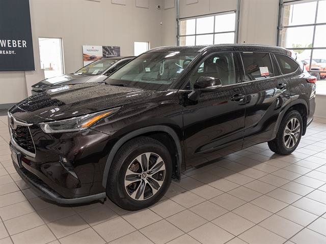 Used 2021 Toyota Highlander XLE AWD/4WD image 5