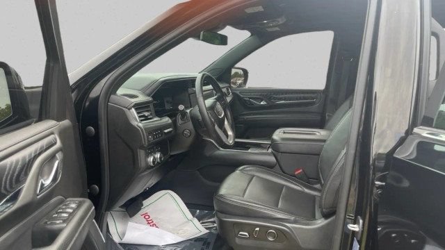 Used 2023 GMC Yukon Denali AWD/4WD image 15