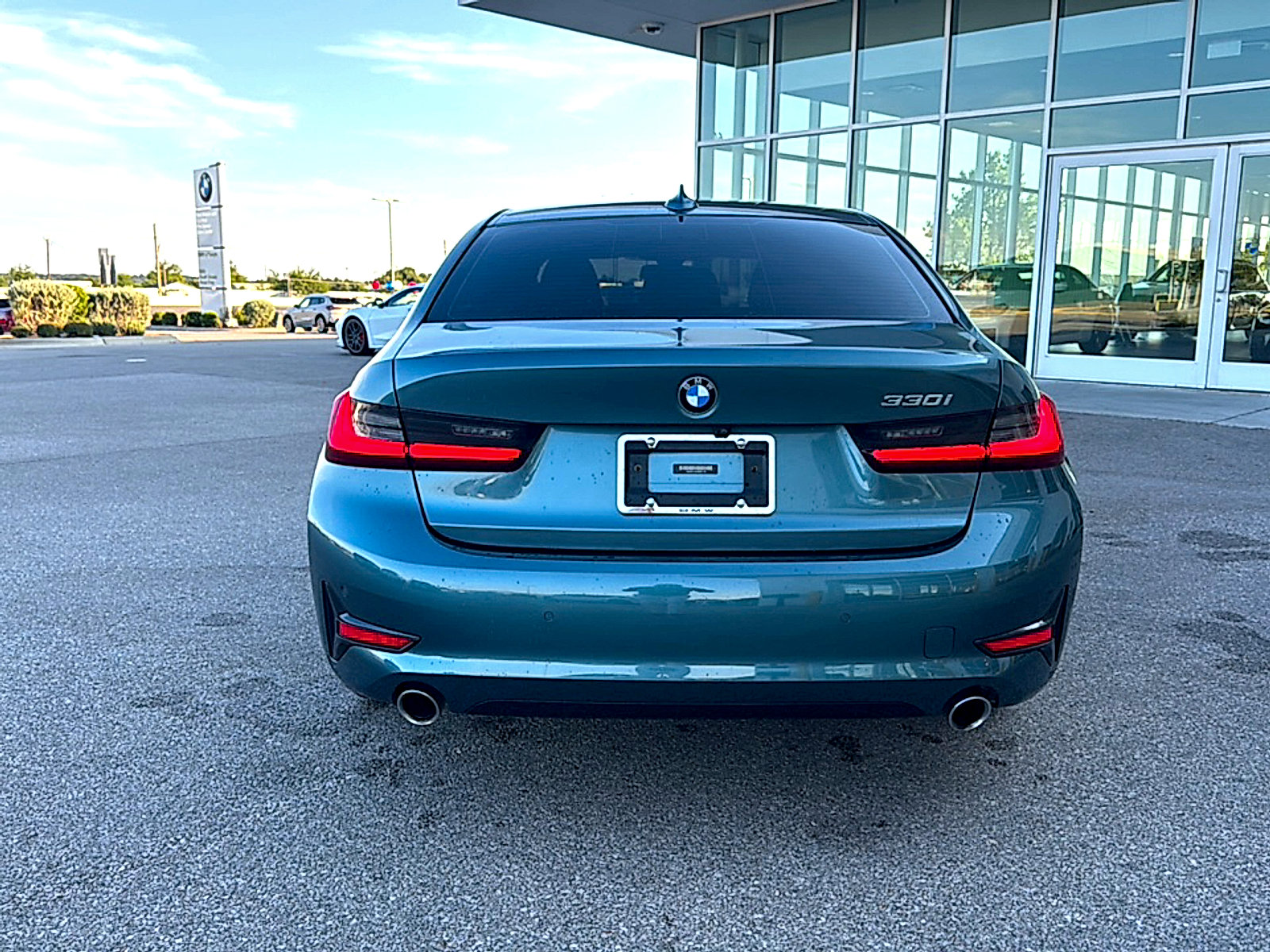 Used 2021 BMW 330i Sedan w/ Convenience Package RWD image 6