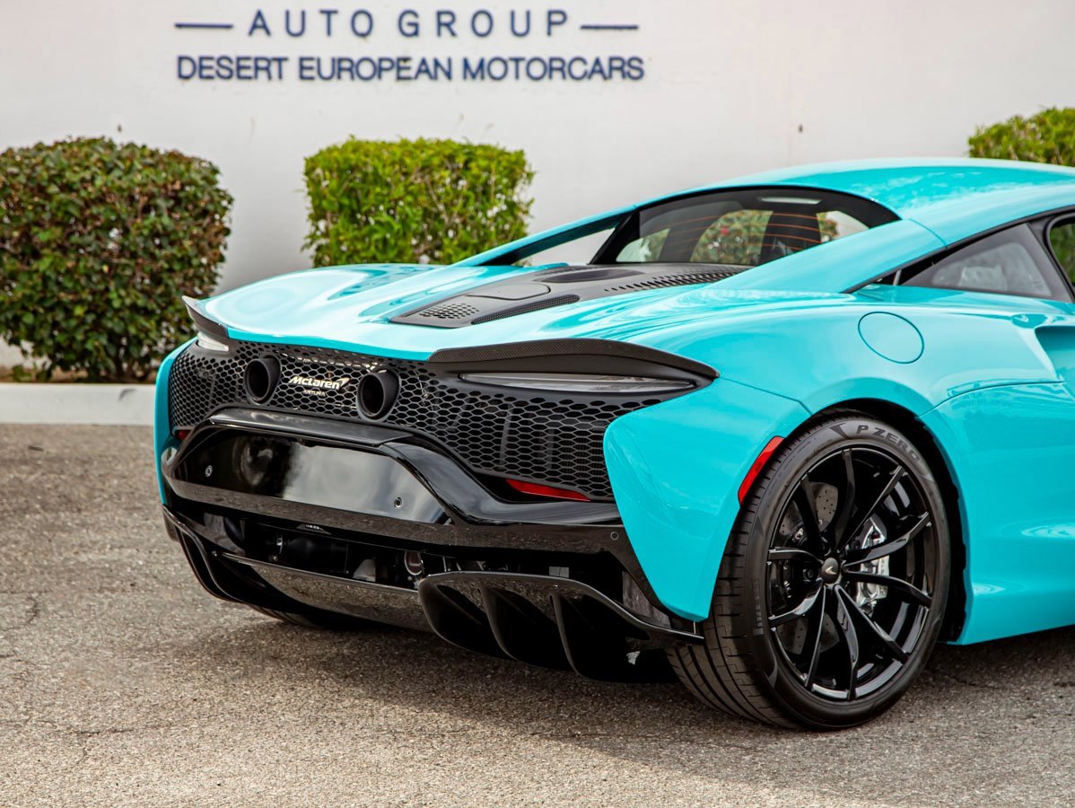 New 2025 McLaren Artura image 7