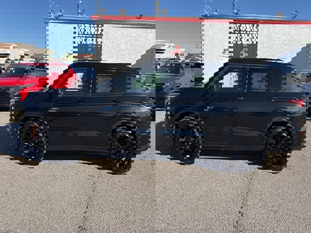 New 2025 Mitsubishi Outlander SEL Black Edition image 4
