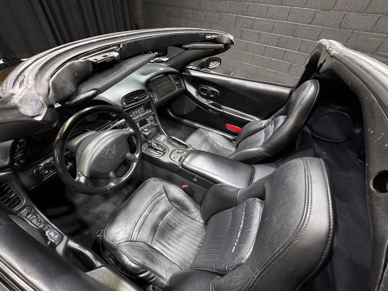 Used 2004 Chevrolet Corvette Coupe w/ Roof Package image 23