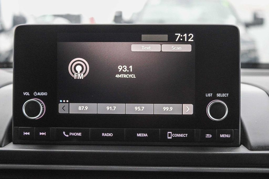Used 2025 Honda Pilot Sport image 15