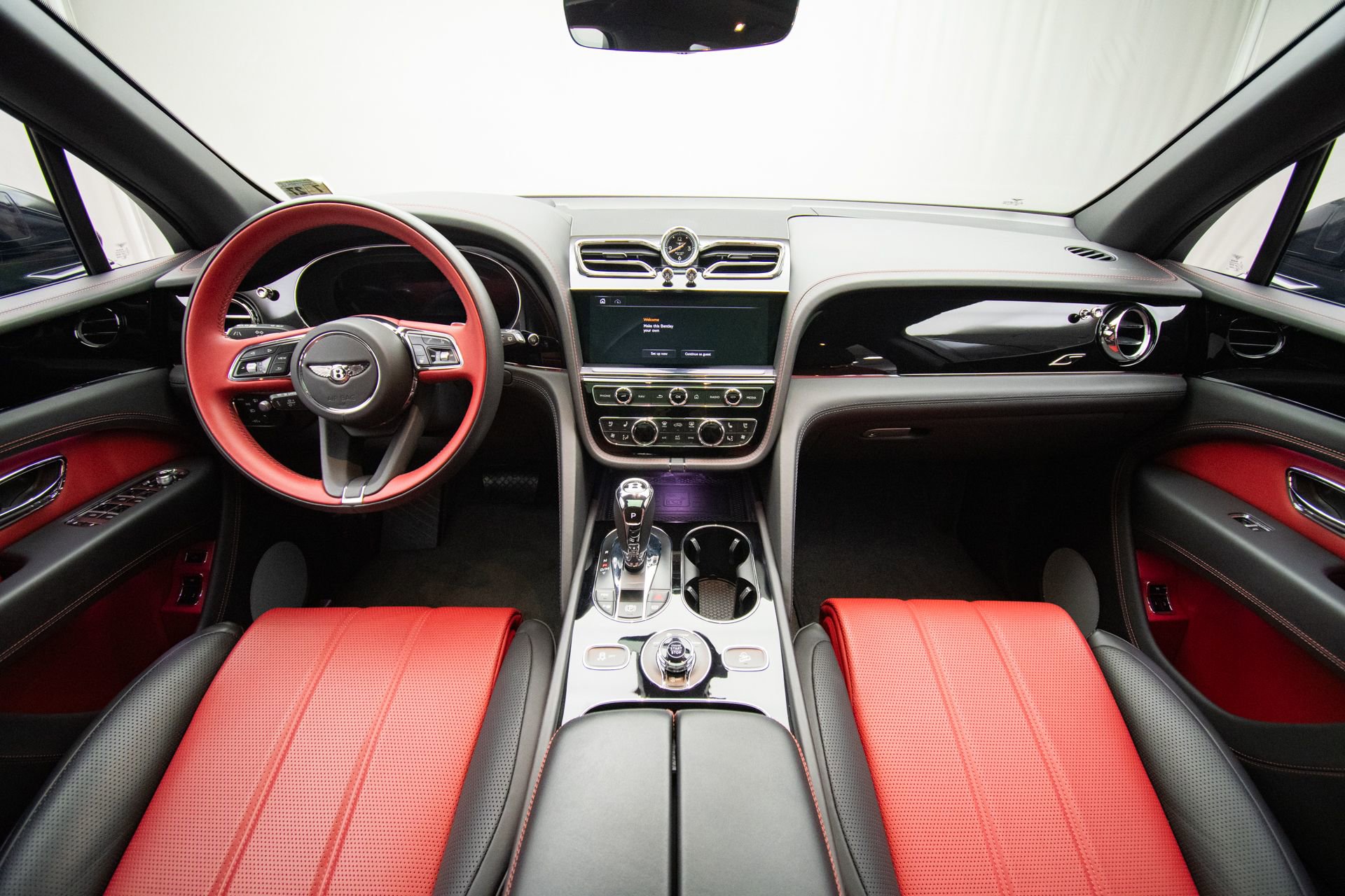 Used 2022 Bentley Bentayga AWD/4WD image 11