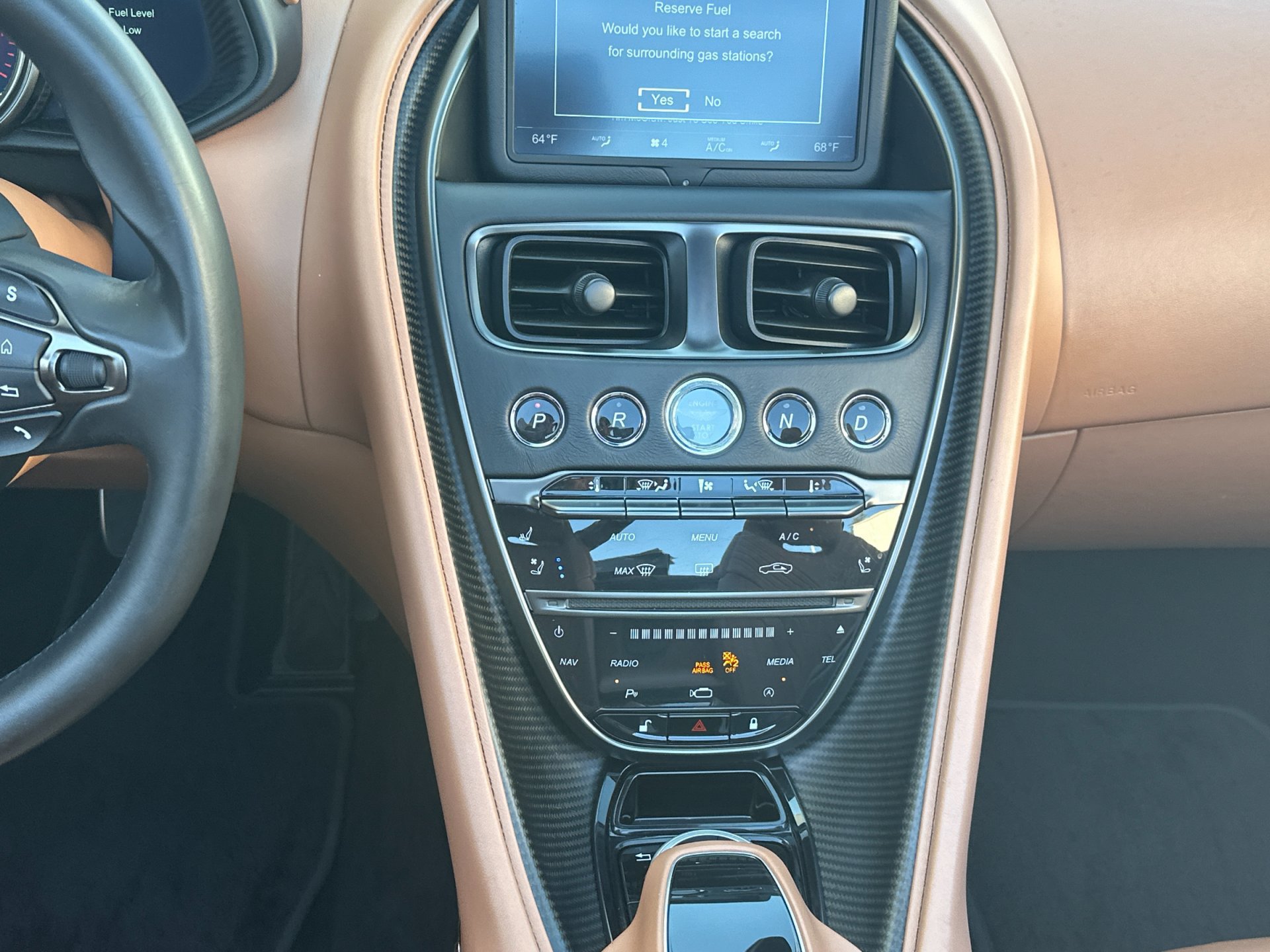 Used 2019 Aston Martin DB11 Volante RWD image 10