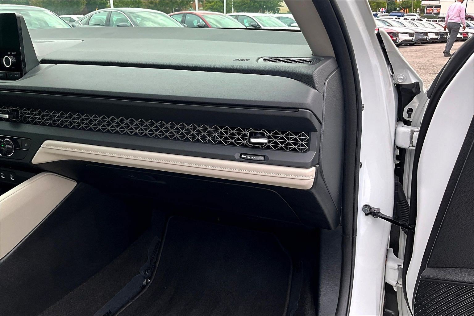 Used 2023 Honda Accord EX image 16
