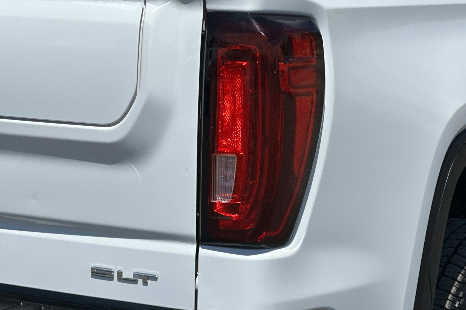 Used 2024 GMC Sierra 1500 SLT image 47