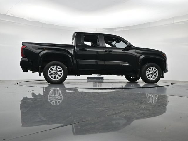Used 2024 Toyota Tacoma SR5 AWD/4WD image 33