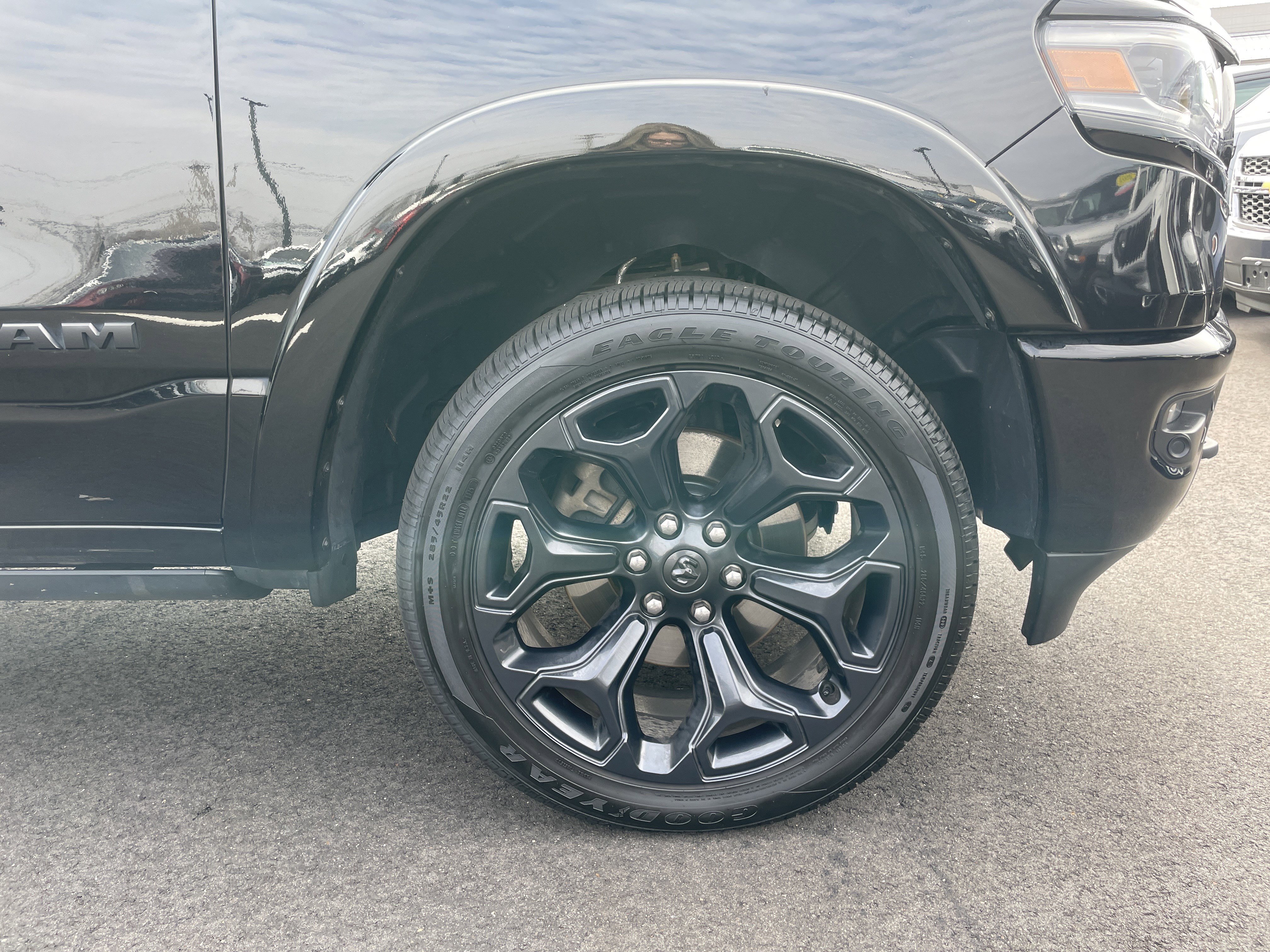 Used 2020 RAM 1500 Limited w/ Black Appearance Package image 7