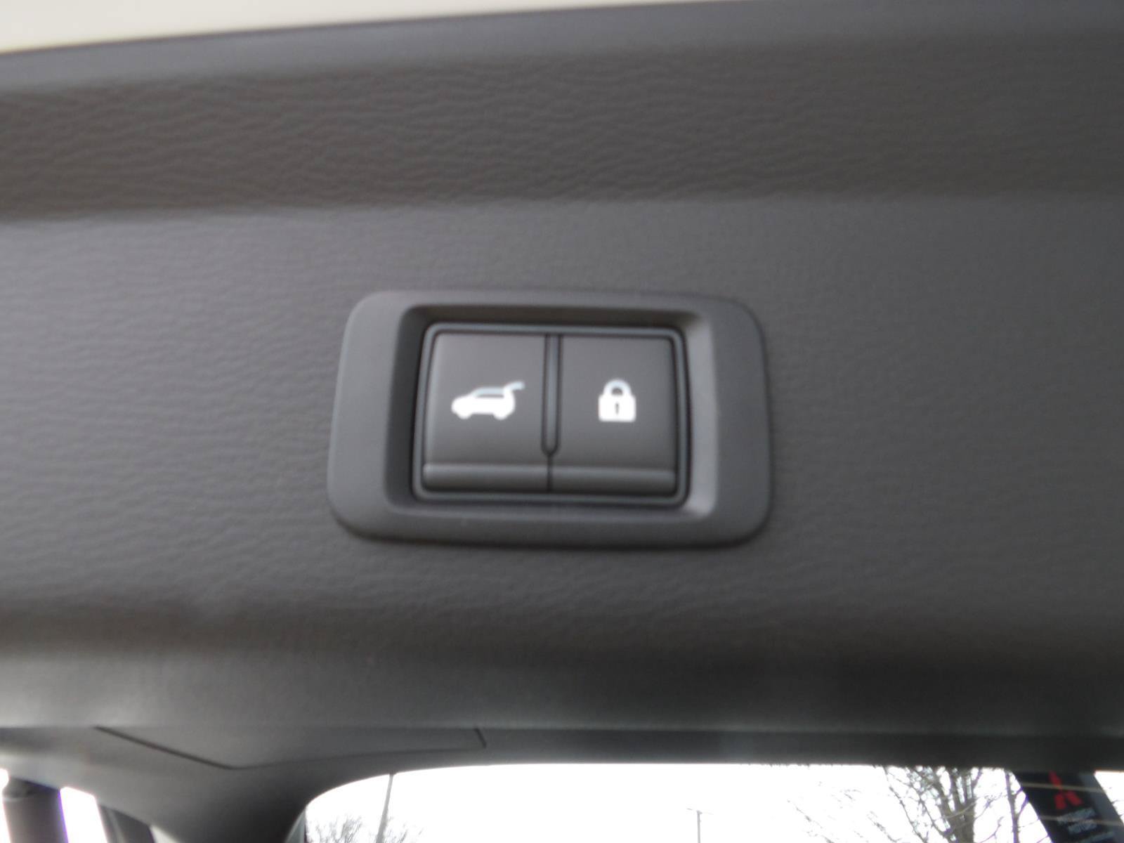 New 2026 Mitsubishi Outlander SE AWD/4WD image 9
