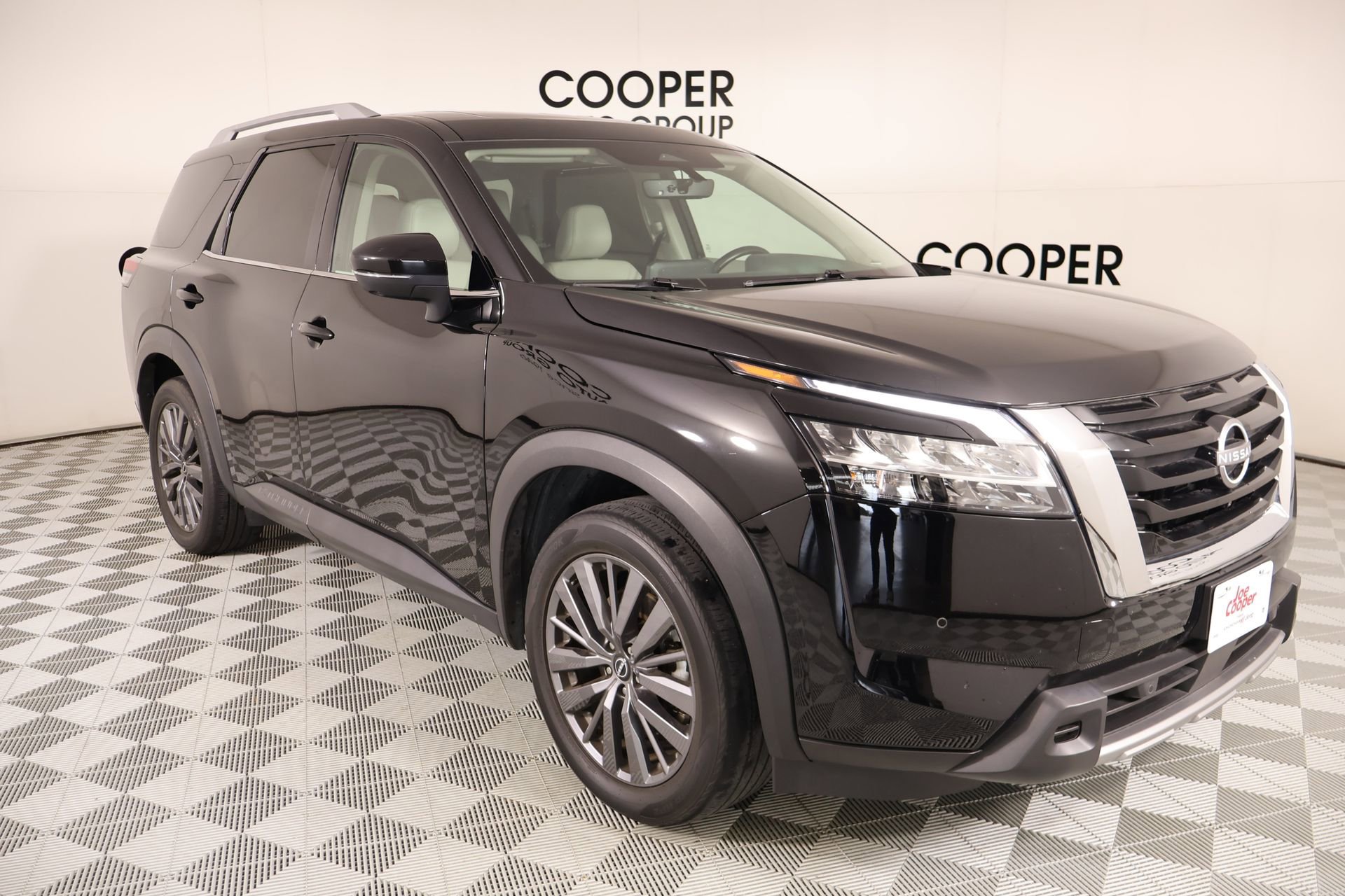 Used 2024 Nissan Pathfinder SL w/ SL Premium Package