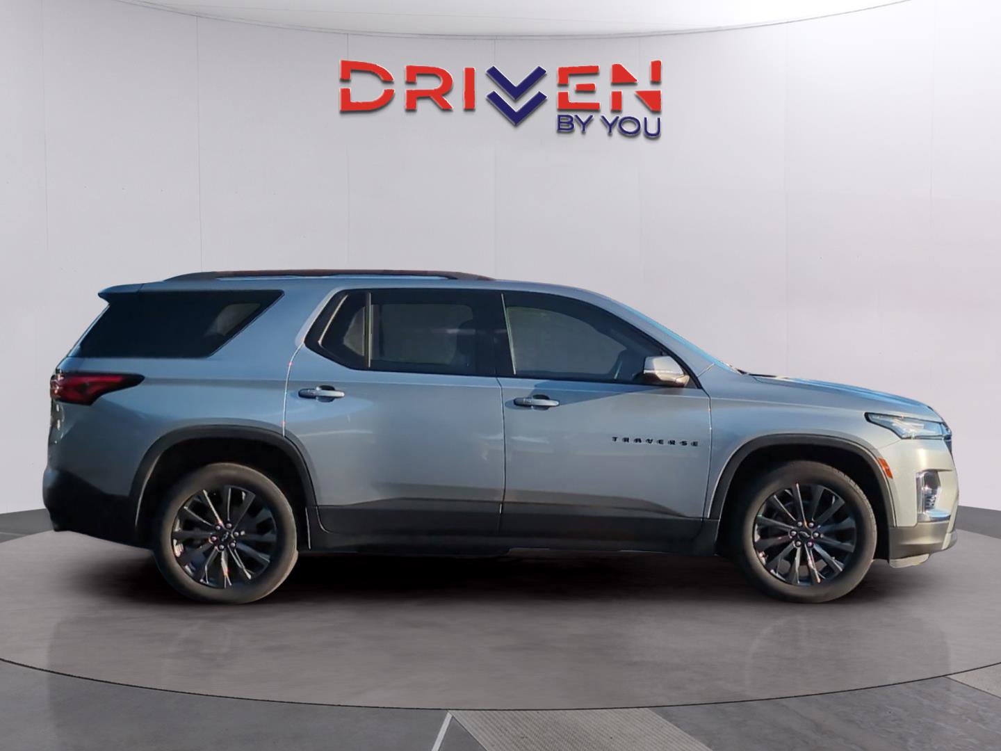 Used 2023 Chevrolet Traverse RS FWD image 6