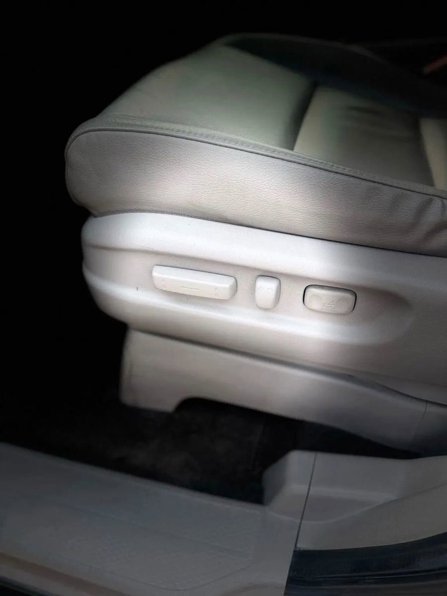 Used 2012 Honda Odyssey EX-L image 16