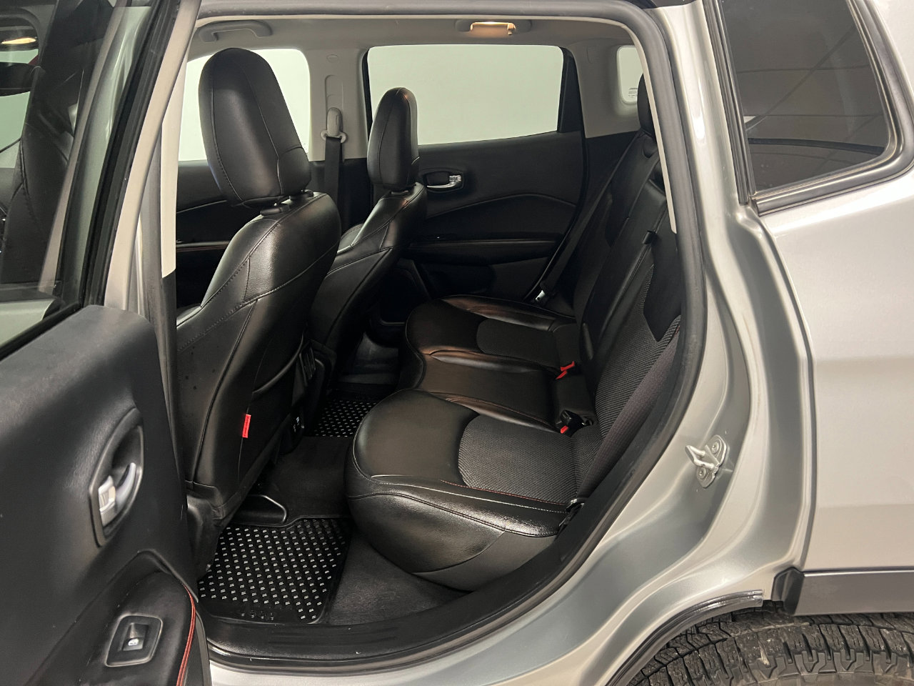 Used 2021 Jeep Compass Trailhawk w/ Convenience Group image 35