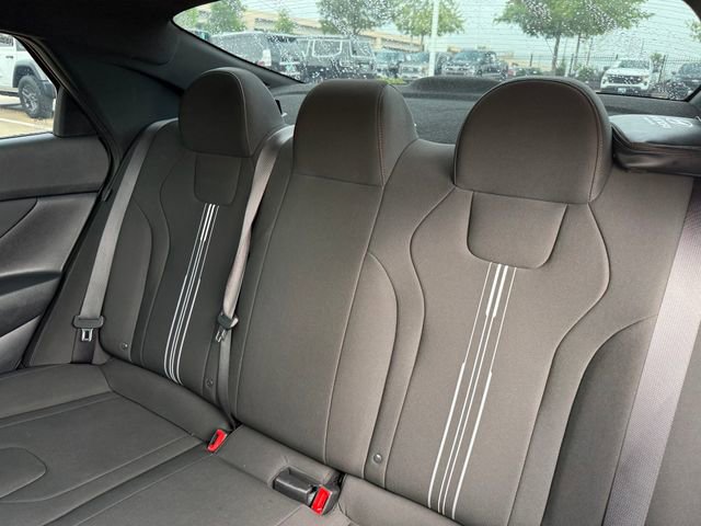 Used 2025 Hyundai Elantra Sport image 29